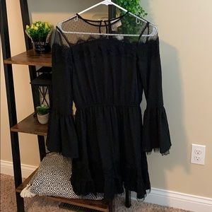 Black dress with lace details - long sleeves